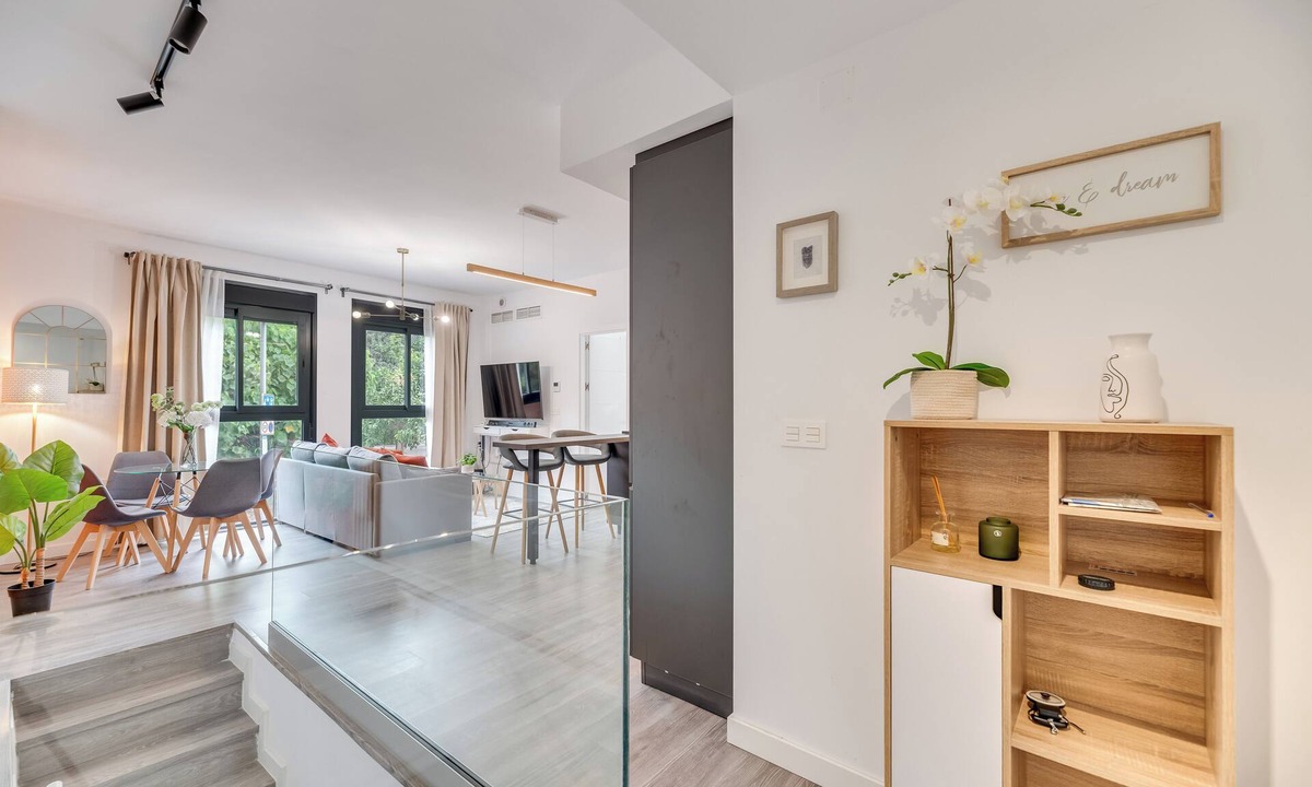 La Goleta Apartment | Modern 2-bedroom duplex apartment near Historical center