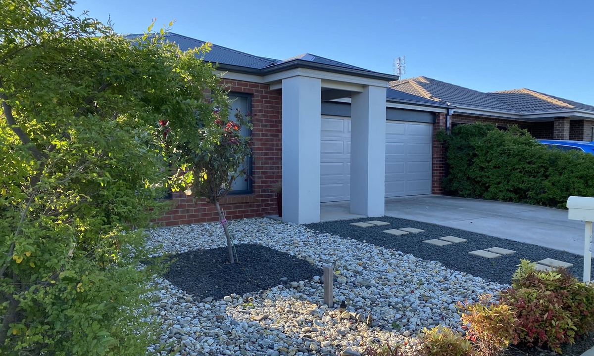 Epsom House | Modern 4-Bedroom Home, Near Playground, Lake & Nature Trails, Minutes to Bendigo