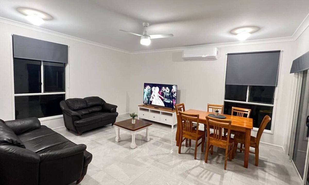 Hillcrest House | Modern 4BDR 5 Beds Ensuite &A/C 2 bath