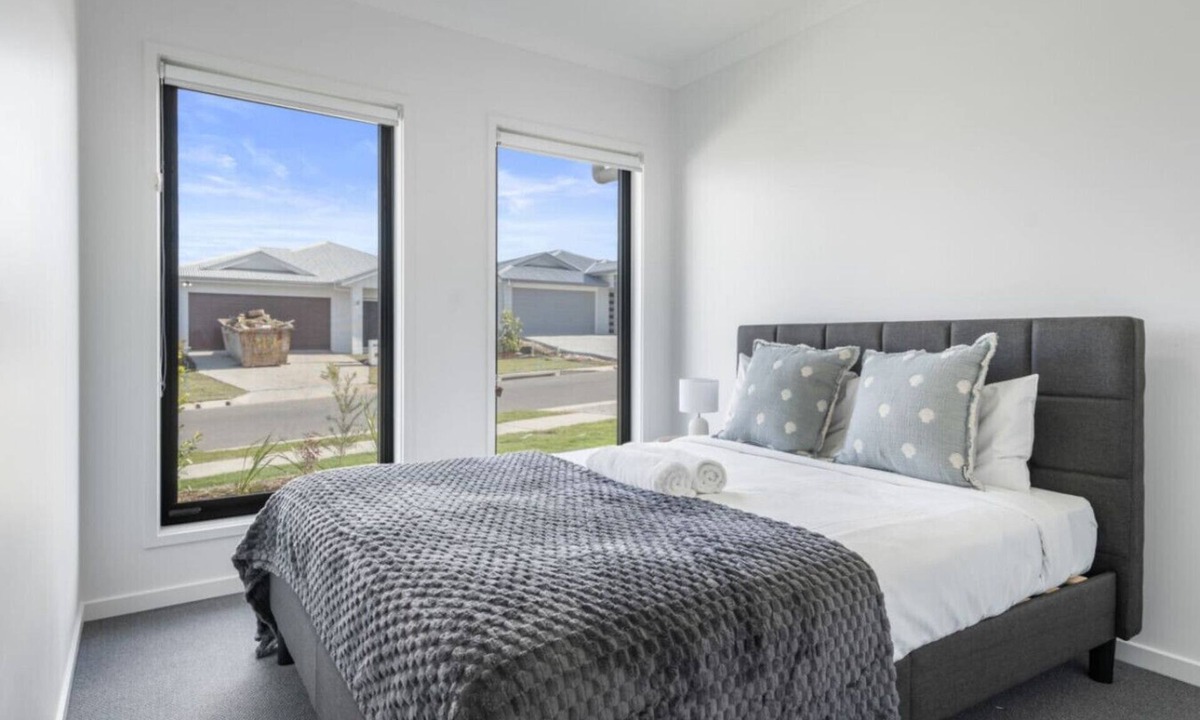 Ripley House | Modern 4BR Family Home in Quiet Ripley Location
