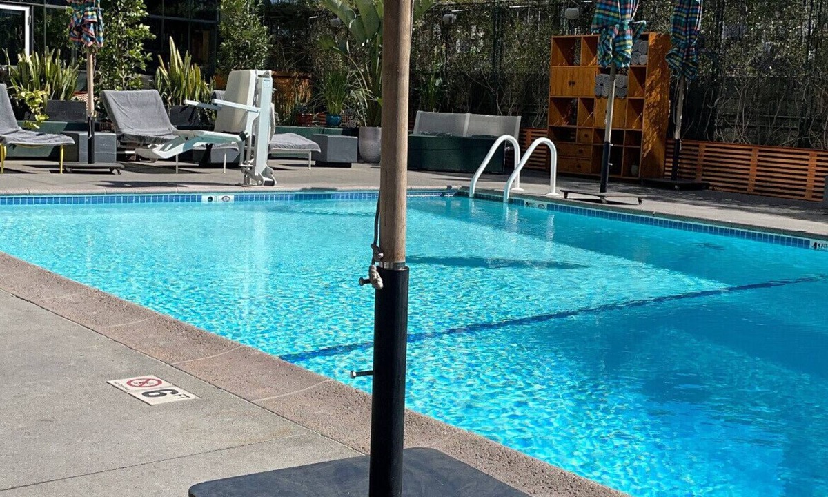 Hollywood | Rampart Village