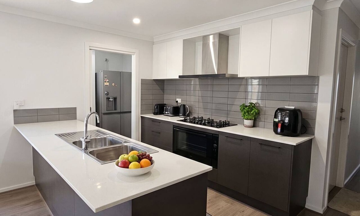 Clyde North House | Modern Furnished Family Home, Clyde North