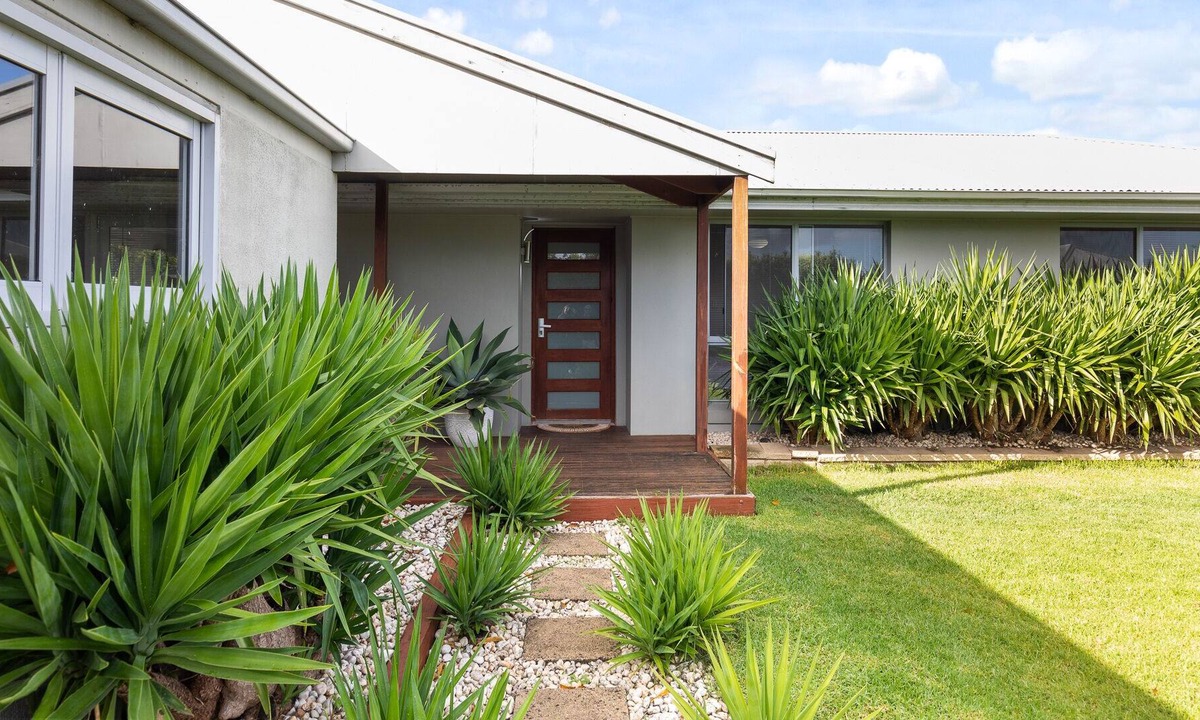 Mount Gambier House | Modern house walking distance to city centre