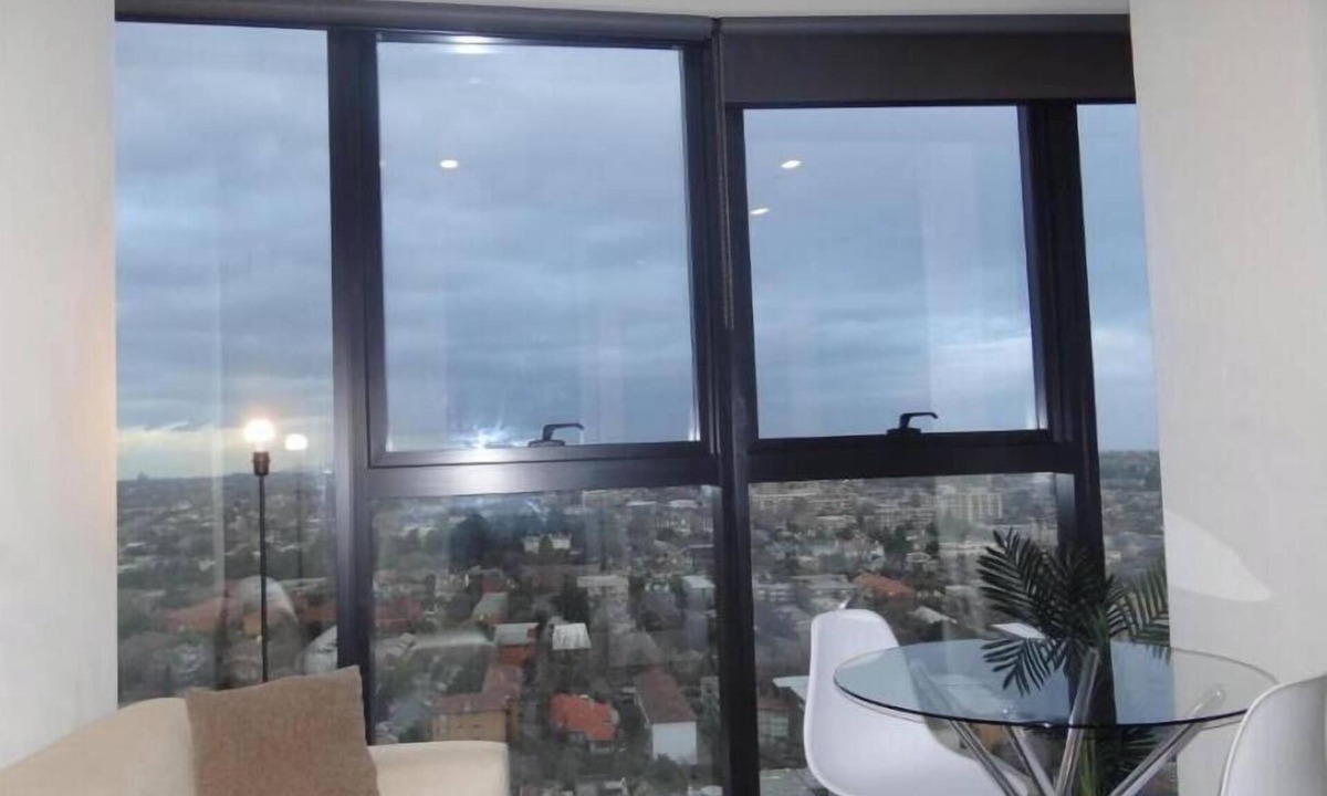 South Yarra Apartment | Modern One-Bedroom Apartment in the Heart of South Yarra