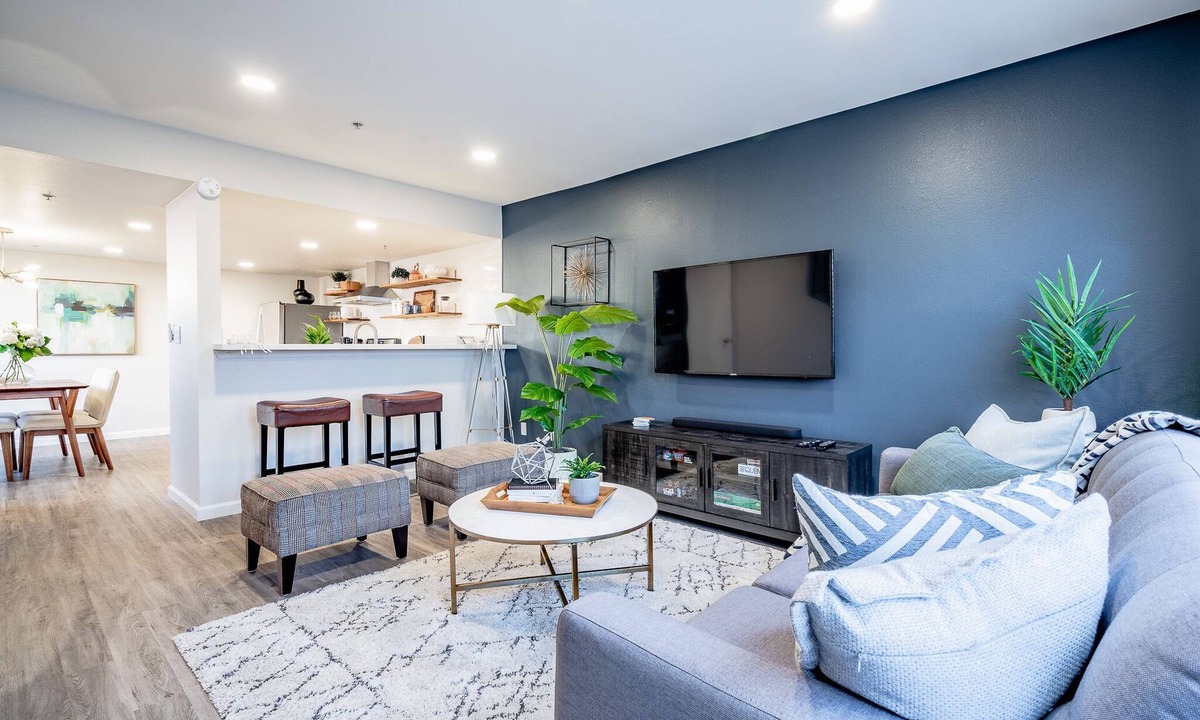Midway City Condo | Modern Retreat near Disneyland: 2-Br Condo
