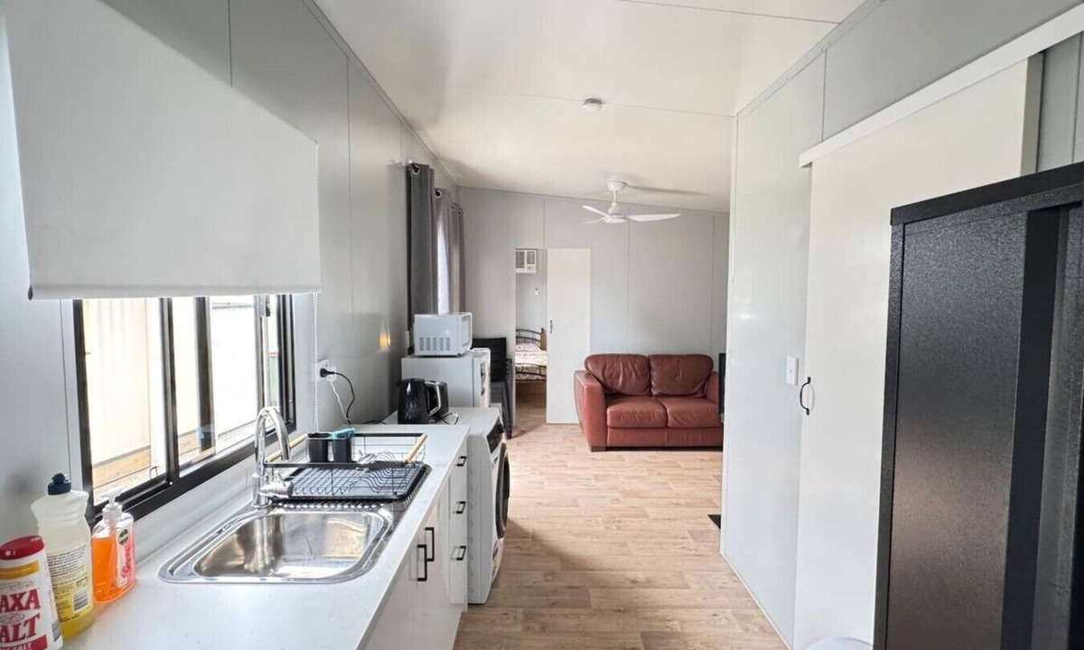 Boronia Heights House | New 2 Bed room House with 2 A/C and Free Parking