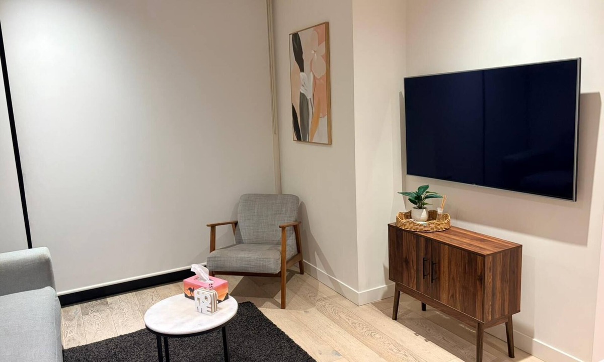 West Melbourne Apartment | New 2BR Inner-City Apartment | Free Parking | Near Marvel Stadium