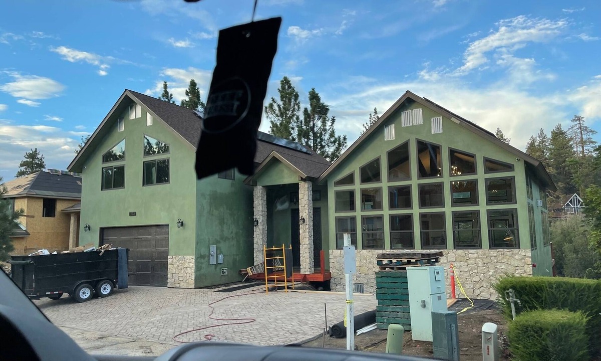 Big Bear Lake House | New Build- Walking distance to Slopes-Jacuzzi-Theater, Pool Table, -