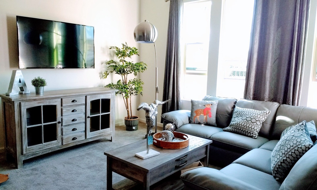 Foothill Ranch House | New detached house in the heart of Foothill Ranch