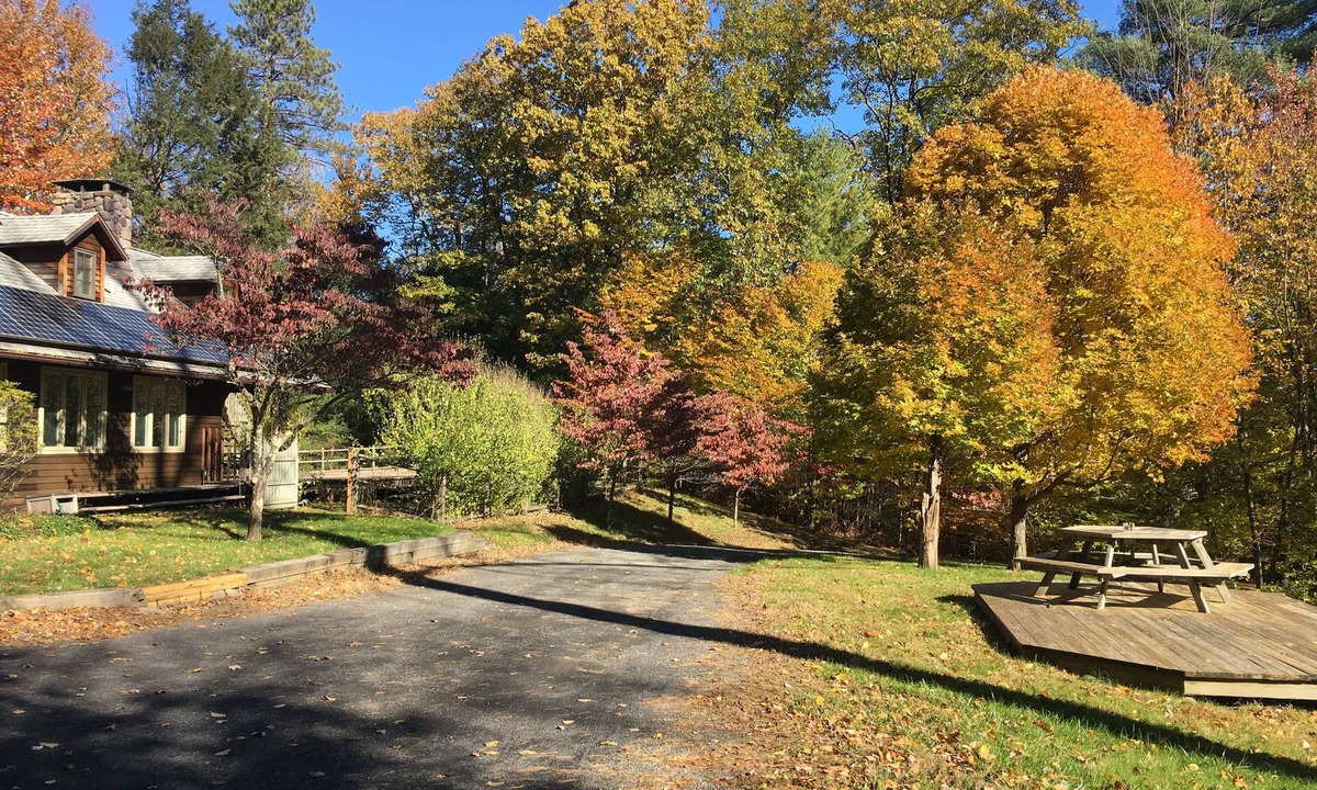 Mount Tremper House | NEW LISTING Woodstock secluded mountain retreat with beautiful pool and sauna.