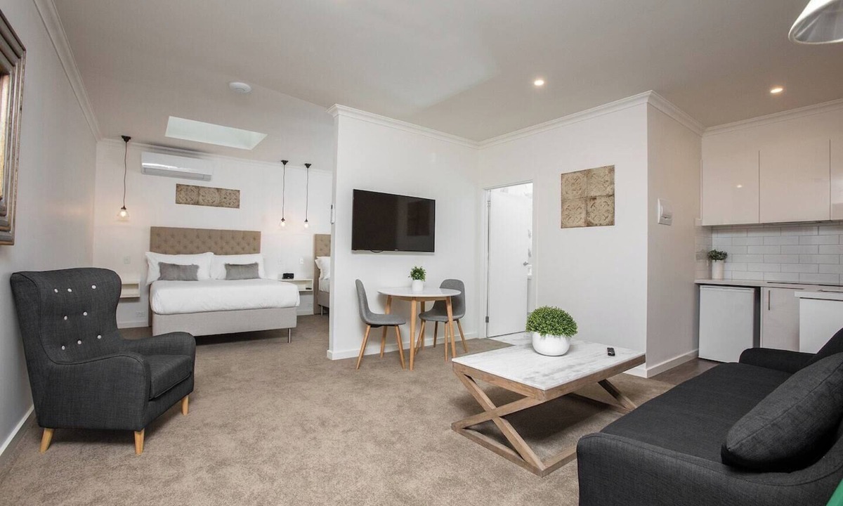 Ballarat Apartment | Newington Apartments - Apt 5 Twin Queen, New!