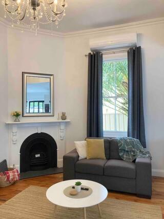 East Bendigo House | Newly renovated, Kennedy Cottage - close to CBD
