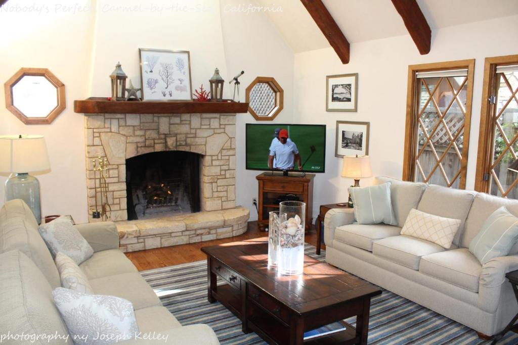 Golden Rectangle House | Nobodys Perfect In the Heart of the Golden Rectangle 5 blocks to Beach and Town no hills