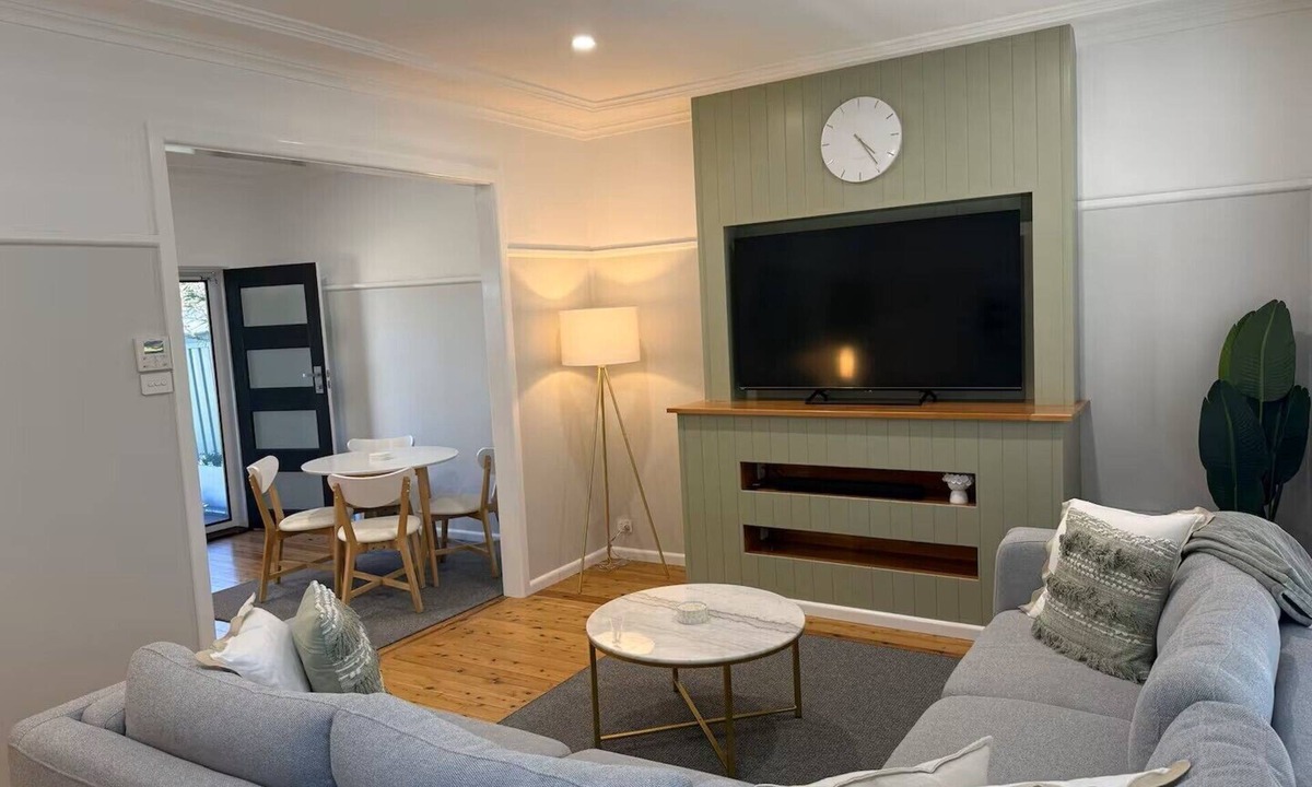 Nowra House | Nowra Heights - Renovated Cottage