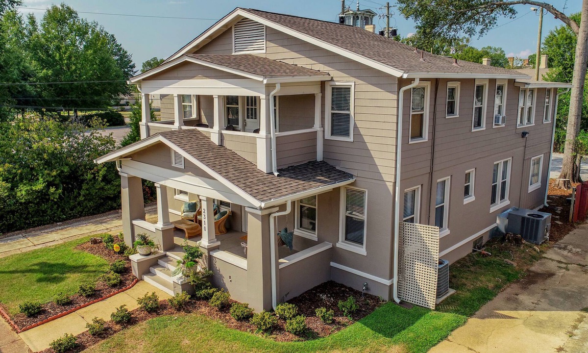 Tuscaloosa House | Oak - Walk to the Stadium! Backyard with firepit & grill