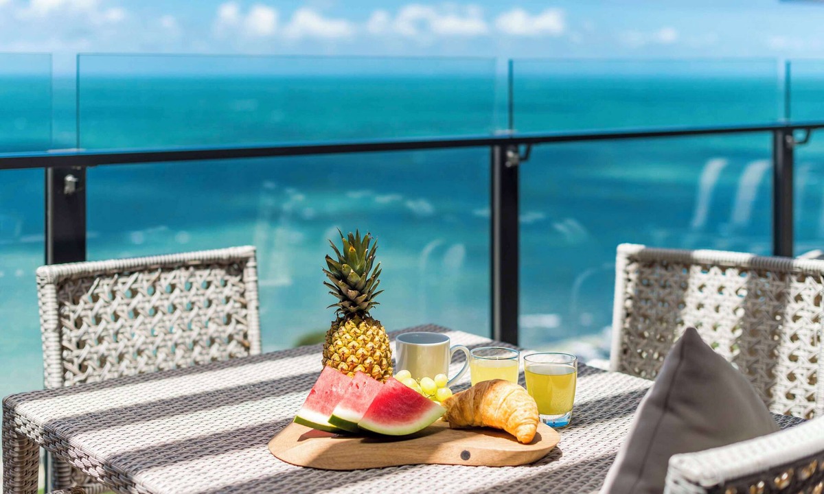 Redcliffe Hotel | Oaks Redcliffe Mon Komo Suites