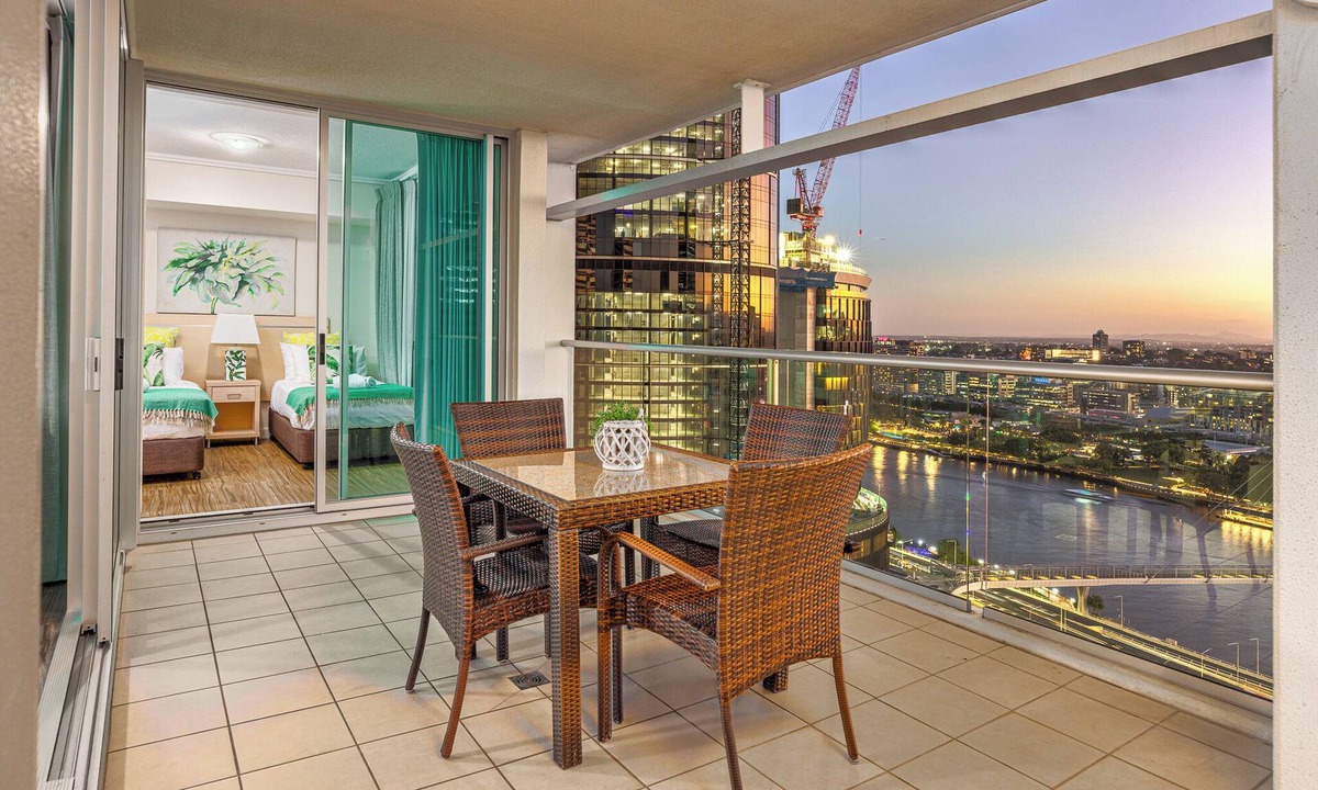 Brisbane Central Business District Apartment | Oasis Retreat Level 27 in Casino Towers