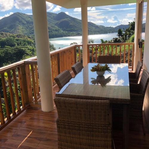 Anse Volbert Village Apartment | Ocean View Apartment