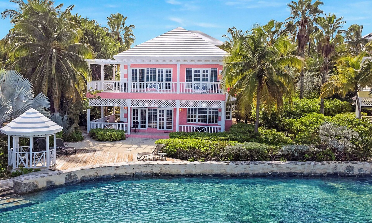 George Town House | OCEANFRONT 3 bed/3 bath-Exuma Bahamas w/dock rental nSea Star Villa February Pt