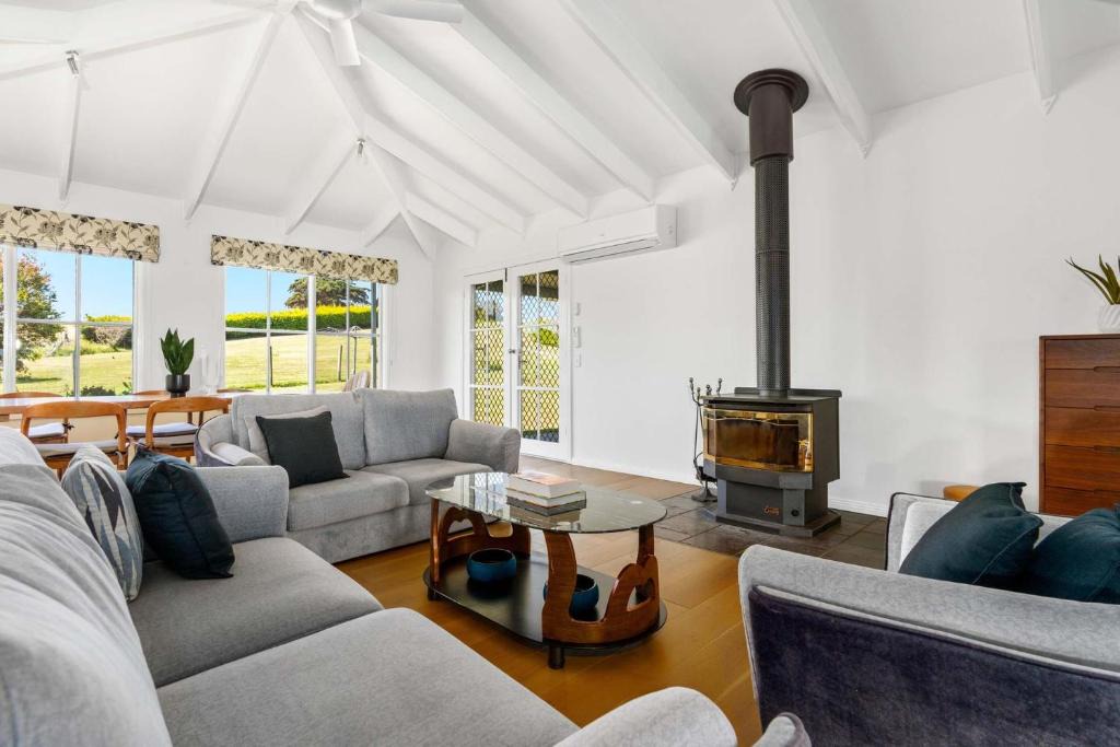 Kilcunda House | Oceanview On the Hill