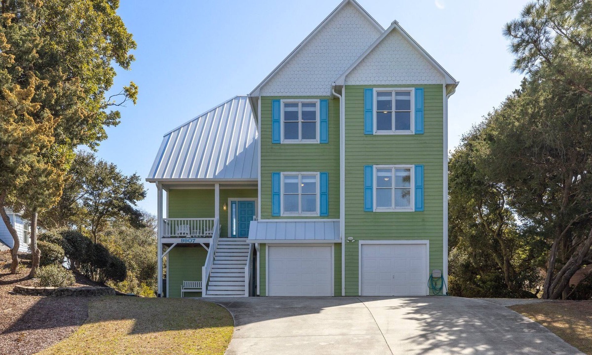 Emerald Isle House | Oceanview with elevator, private pool, golf cart, in Spinnakers Reach community