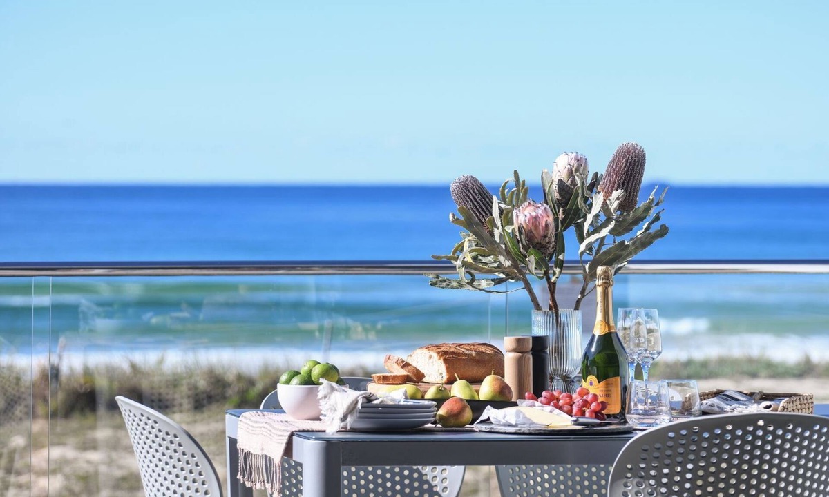 Wooli House | Pacific Dawn on The Beach Two