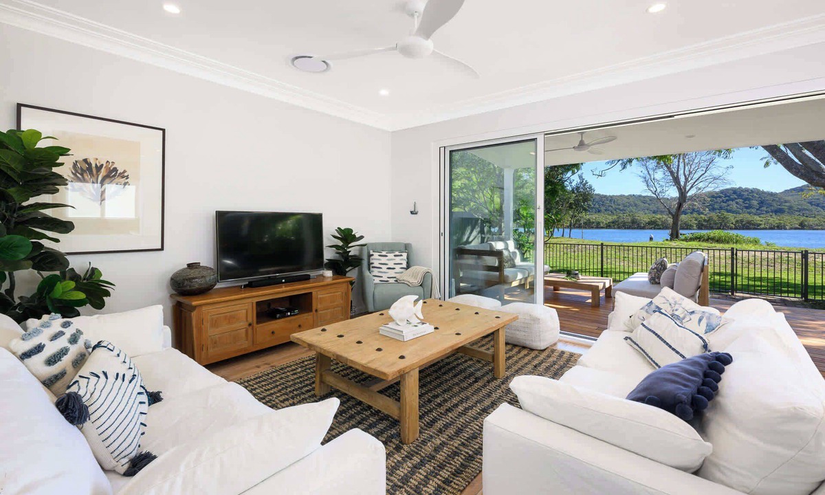 Patonga House | Panoramic Water Views, 4-Bed Patonga Retreat