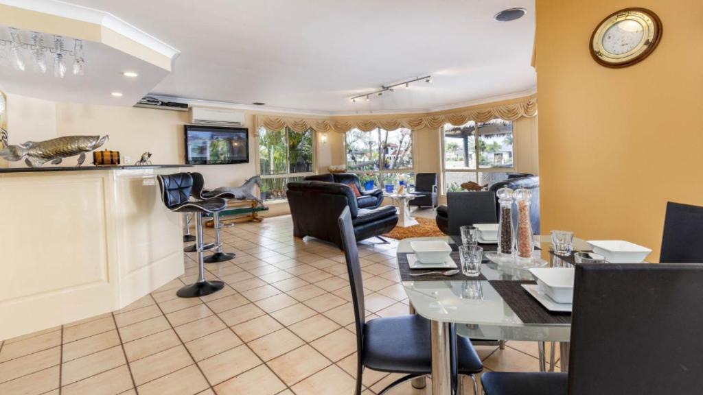 Banksia Beach House | Paradise On Banksia Canal