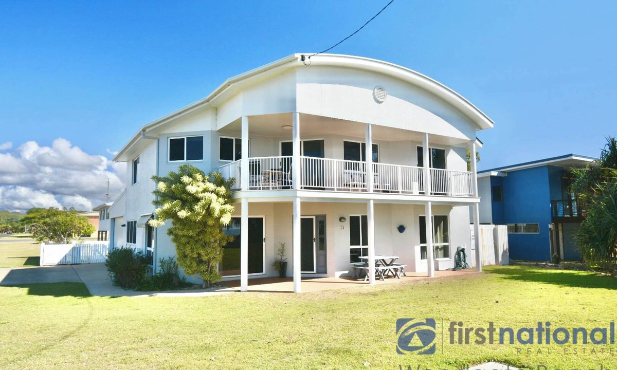 Woodgate House | Perfect Beach Front Family Holiday House