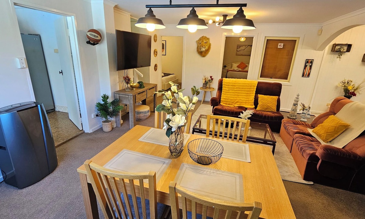 Chapman House | Perfect family home with private pool, entertainment & luxuries
