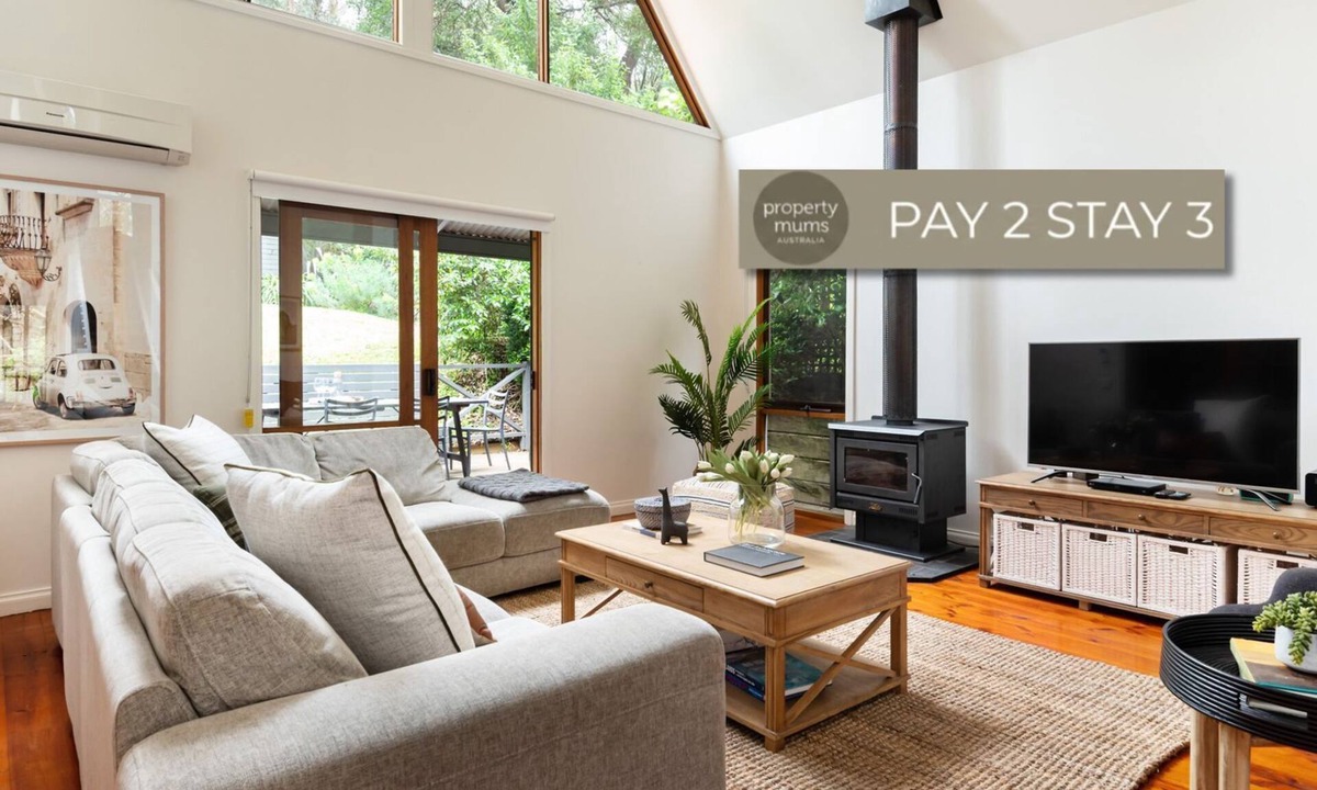 Red Hill House | Pet Friendly - Collins Street House in Red Hill