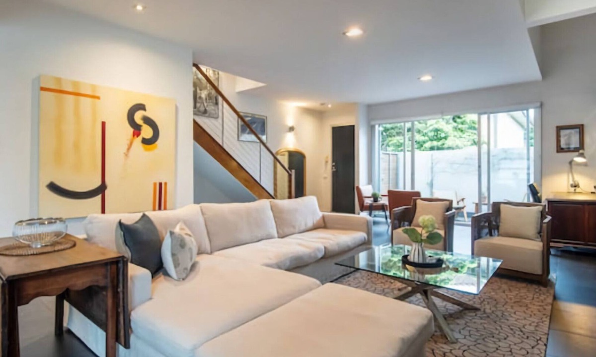 Elwood House | Pet Friendly - Elwood Village Entertainer
