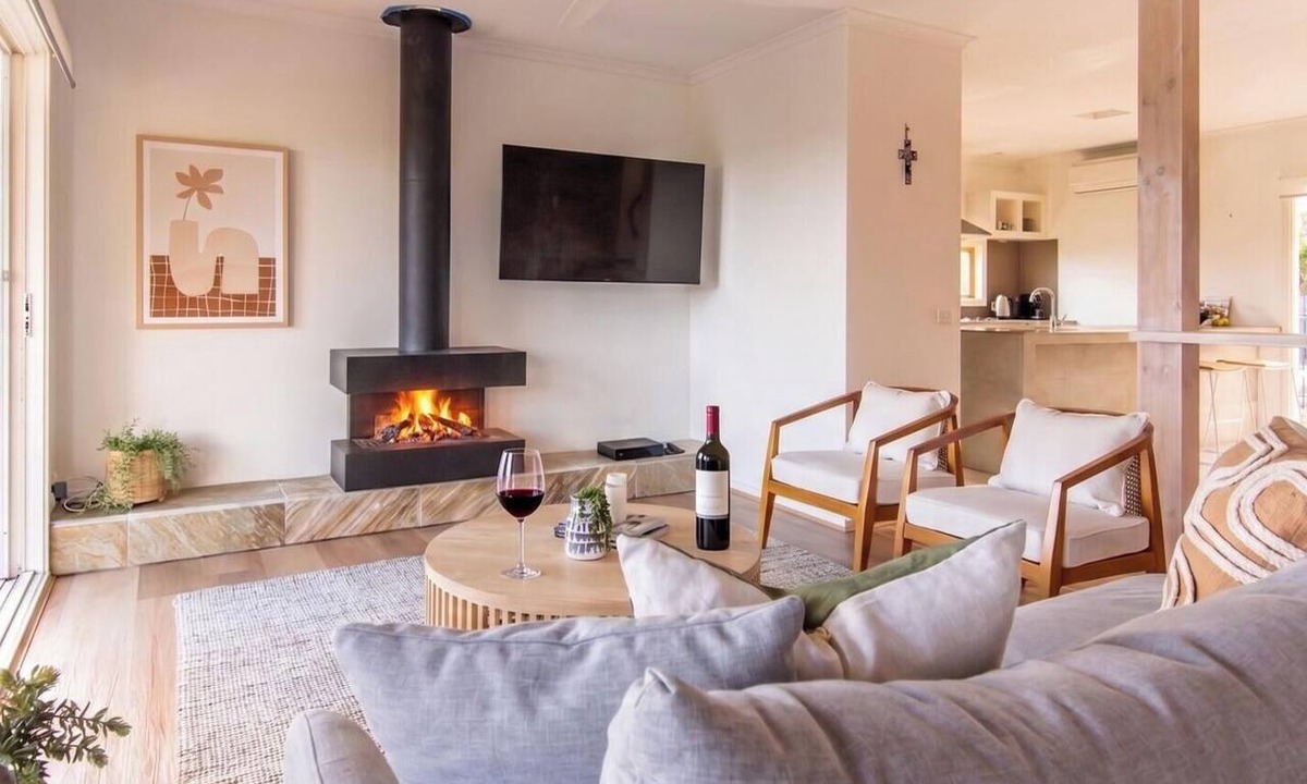 McCrae House | Pet Friendly - The Navigator with heated pool and spa