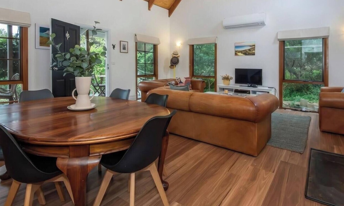 Rye House | Pet Friendly - The Observation Loft at Rye