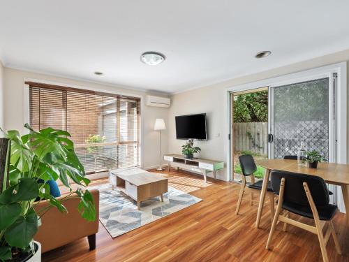 Clayton House | PRIVATE ROOM 2 beside Monash University, Clayton
