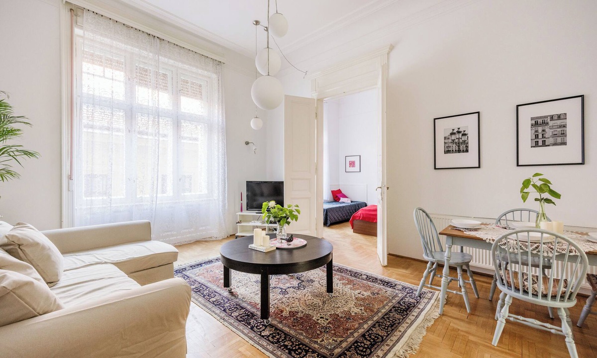 Inner City Budapest Apartment | Quiet retreat in the city centre