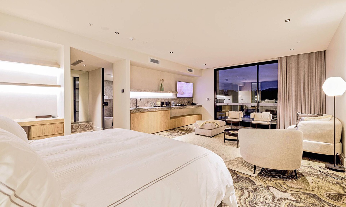 Ivanhoe East Hotel | Re'em Yarra Valley