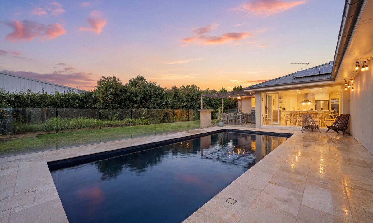 Dubbo House | Regand Retreat. Pool & Alfresco. South Dubbo.