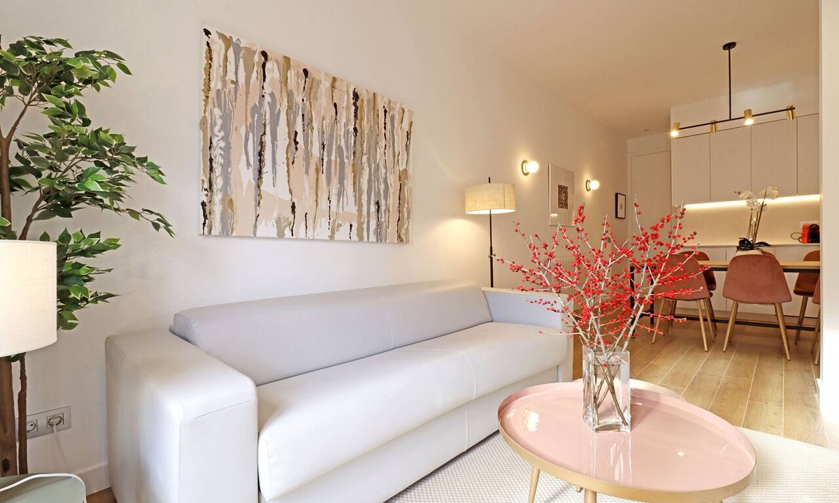 Embajadores Apartment | Reina Sofia Boutique II
