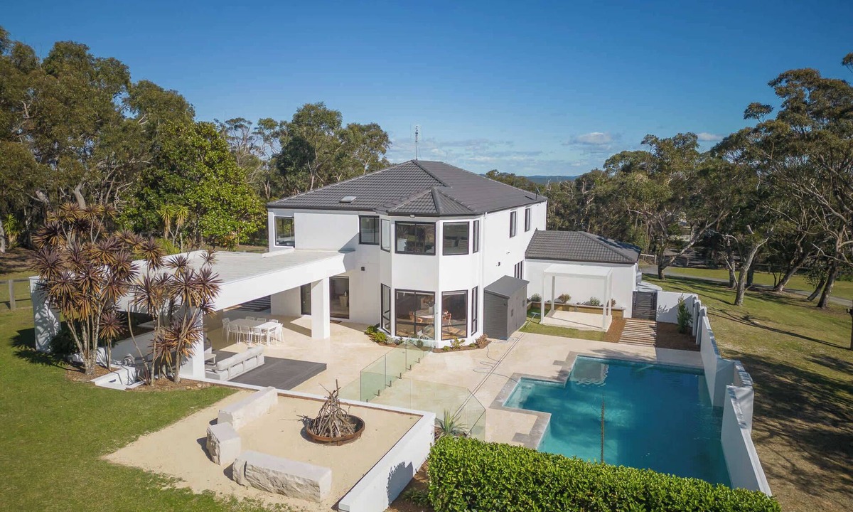 Kariong House | Resort Estate | Pool, 4BR, 3 Acres, Fire Pit