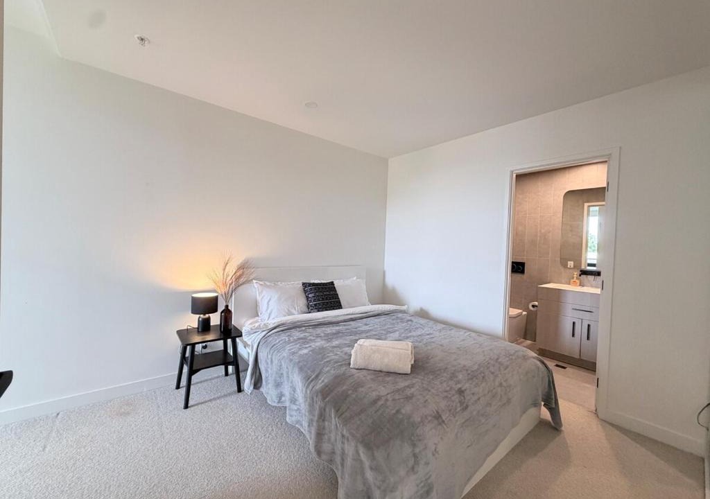 Clayton Apartment | Resort Living at M-City, 2BR 2BA w Parking&Balcony M40