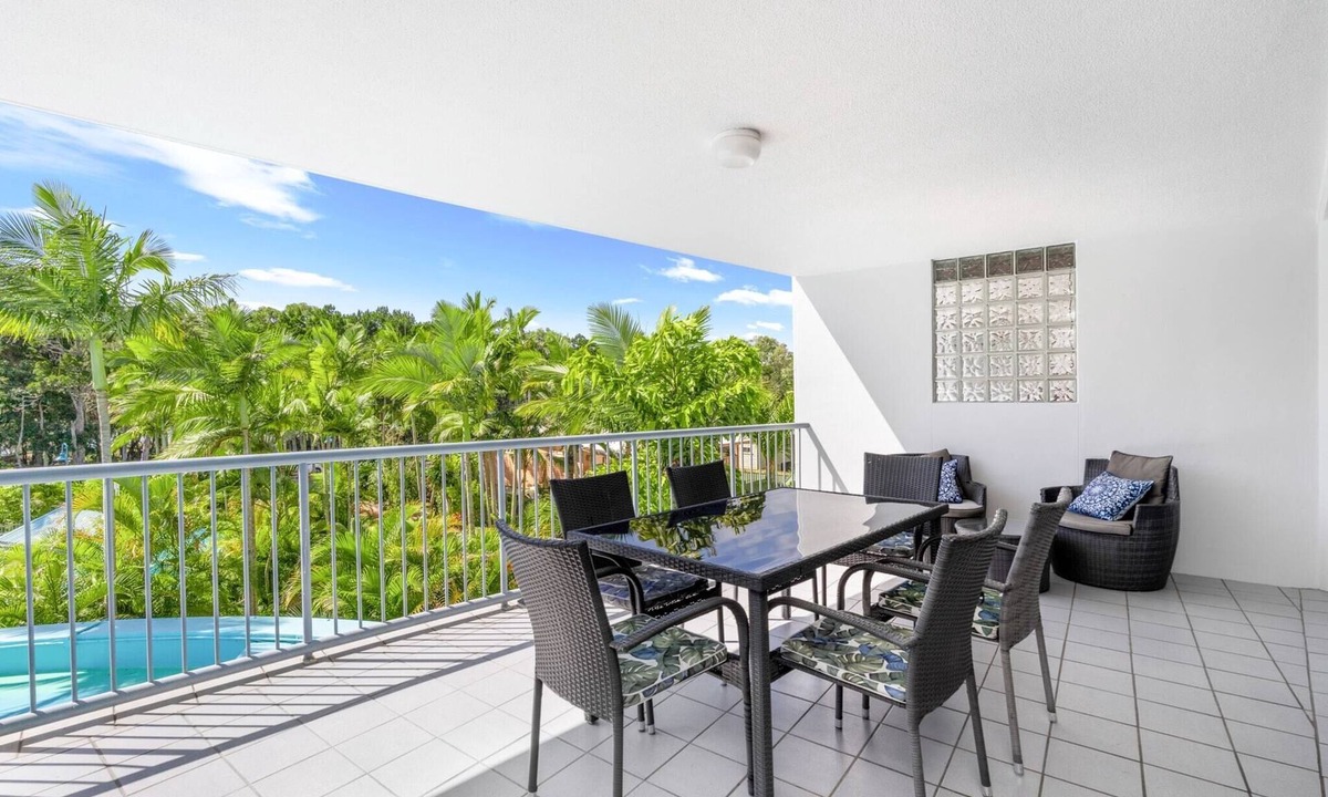 Torquay Apartment | Resort-Style Stay with Balcony & Garage Parking