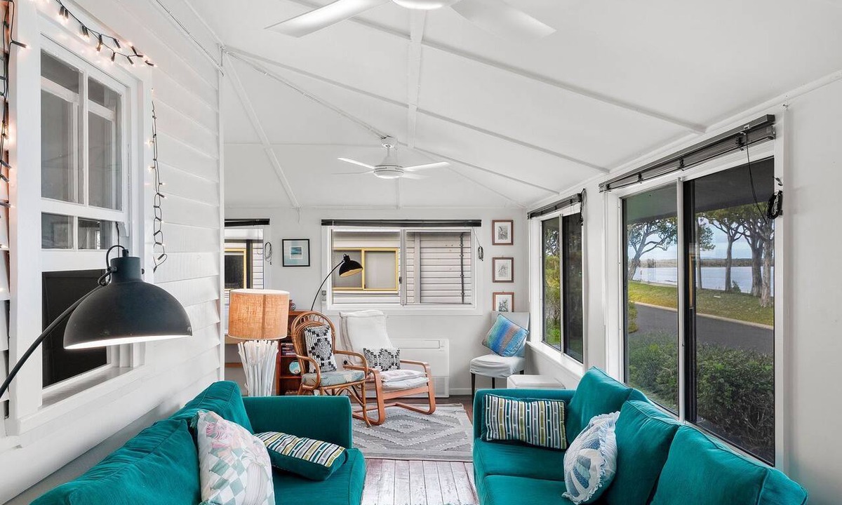 Mylestom Cottage | River Cottage - Stunning views and walking distance to river and beach