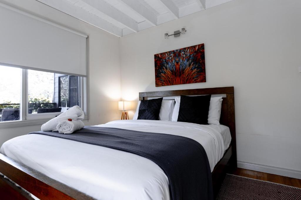 Hepburn House | Rosella