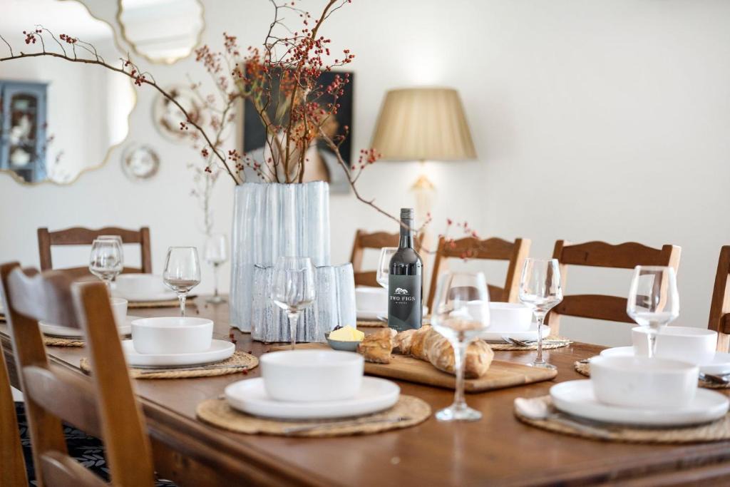 Far Meadow House | Roxy - By Berry Getaways
