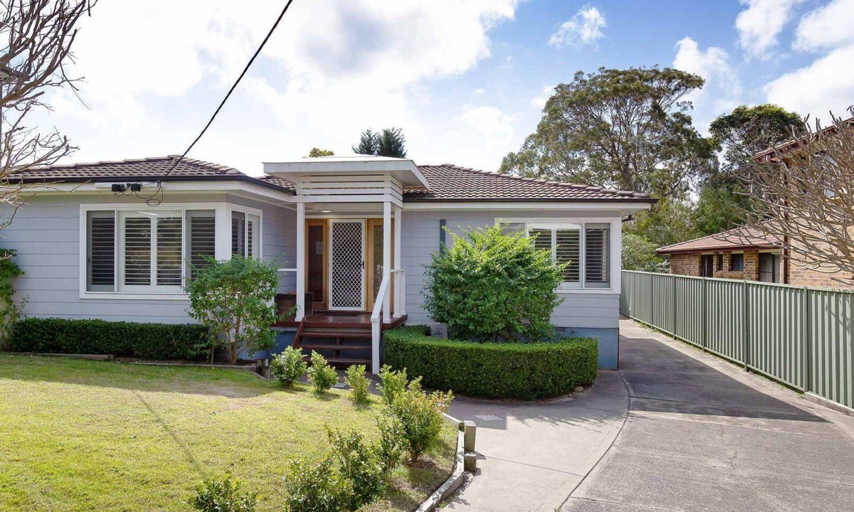 Nelson Bay House | Rubys Retreat, 44 Achilles Street - pet friendly, aircon, wifi & boat parking