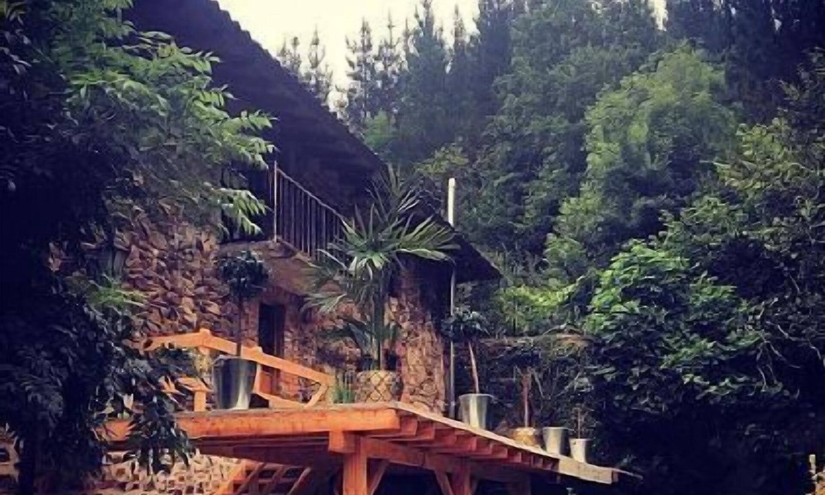 Zeberio Cottage | Rural apartment, special for families and pets, river and mountain views.