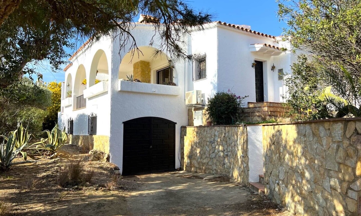 El Mas Fumats House | Rustic holiday home for 6 people, sea view, 3 bedrooms, air conditioning, Wi-Fi