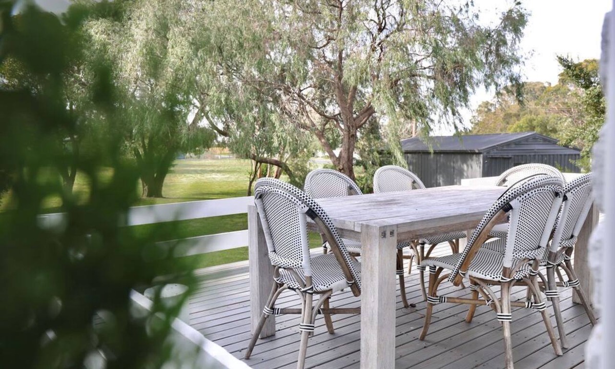 Waterhouse House | Sabi@Robe - Garden Retreat - 300m from Long Beach