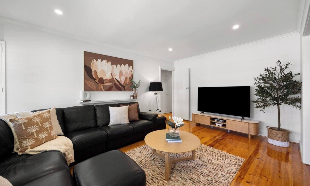 Glenelg North Apartment | Saltair Retreat Moments to Marina Beach and Dining